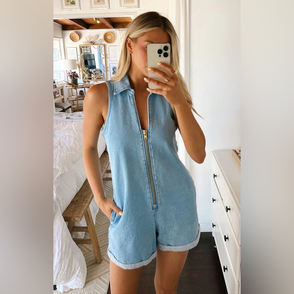 NWOT (SHOW ME YOUR MUMU) Reno Romper Denim (Size XL)